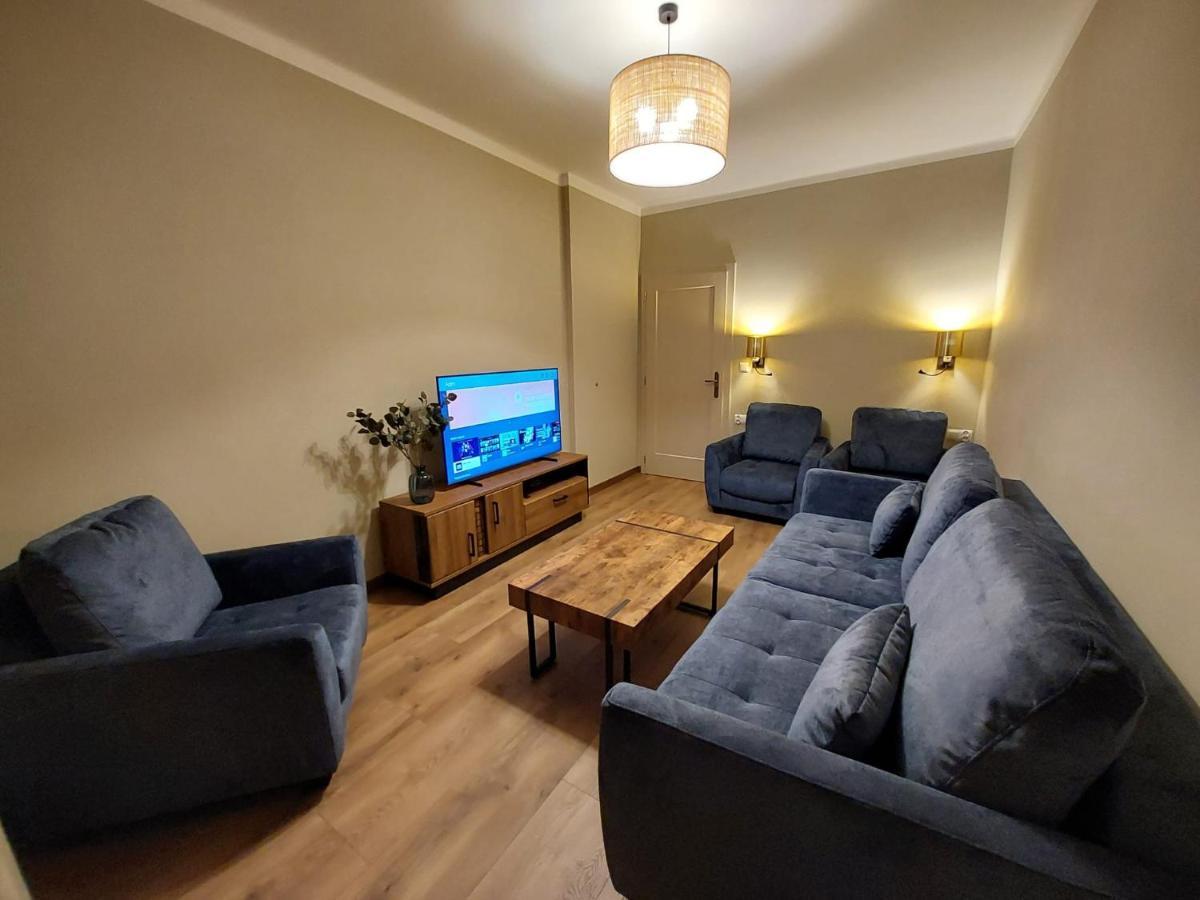 Spacious Two-Bedroom Apartment In The City Center Krakau Exterior foto
