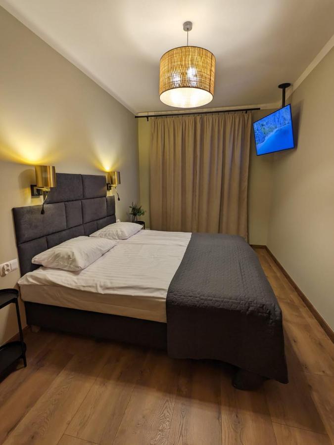 Spacious Two-Bedroom Apartment In The City Center Krakau Exterior foto