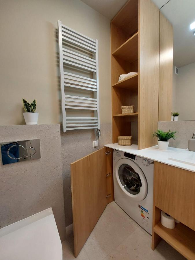 Spacious Two-Bedroom Apartment In The City Center Krakau Exterior foto